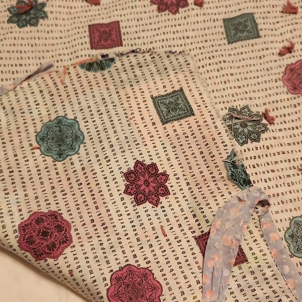 Vintage 90's Moody Floral Grunge Whimsigoth Cottegecore Distressed Throw Quilt